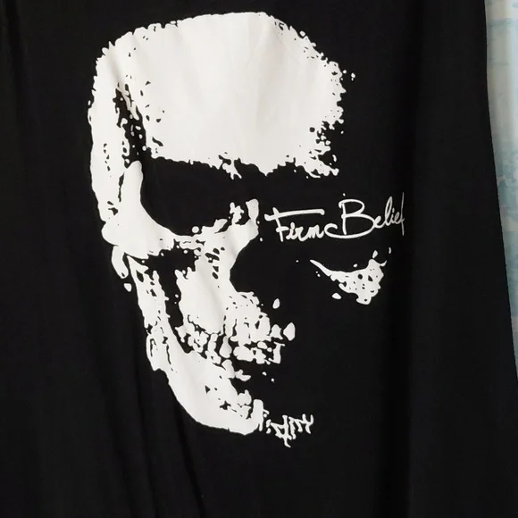 Black Skull Graphic Women's Top - Picture 2 of 6